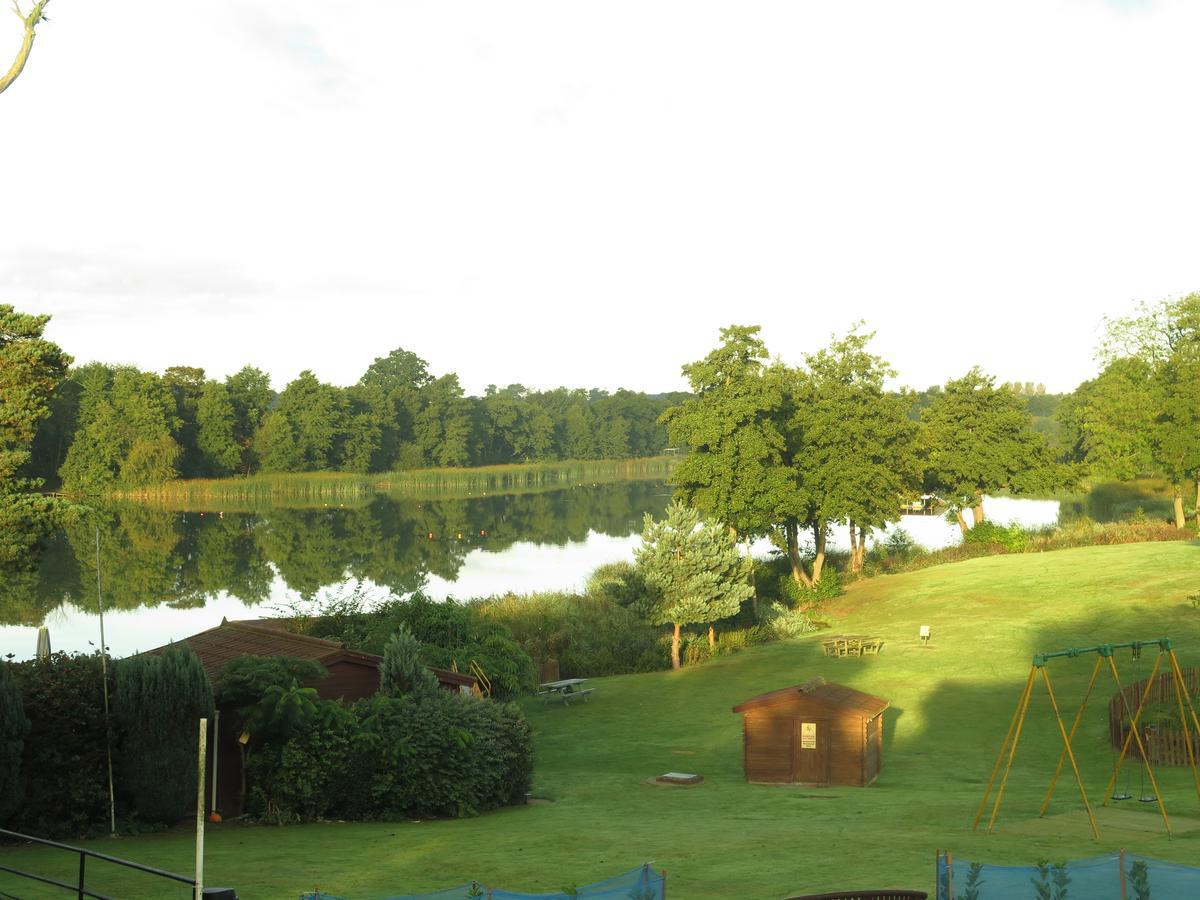 Annexe At Gosfield Lake Buitenkant foto