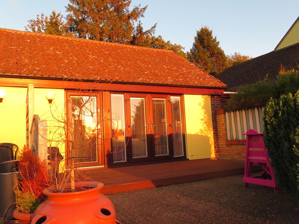 Annexe At Gosfield Lake Buitenkant foto